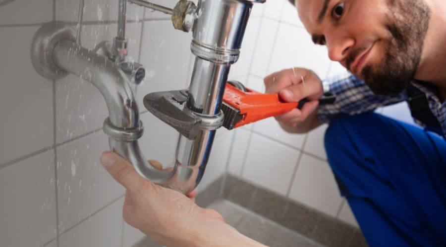 Professional same day plumber services in Cohoctah, MI
